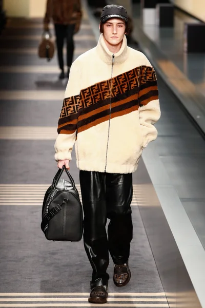 Look 3